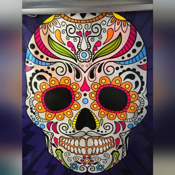 Wicked Vanilla Woods Candle w/ Specialty Lid PLUS Tote - Picture 14 of 14